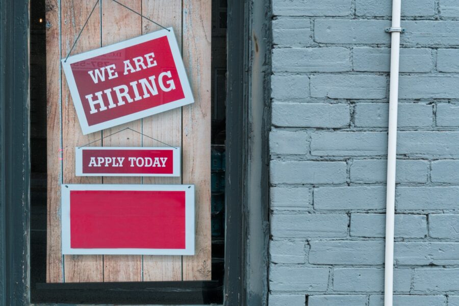 UK job vacancies see ‘strongest annual growth since 2022’ despite rising unemployment