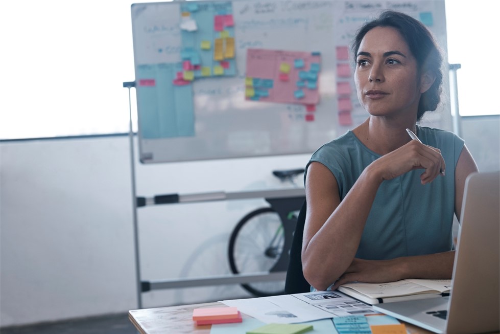 LAVORO FEMMINILE: MENO DIVERSITY WASHING, PIÙ FATTI