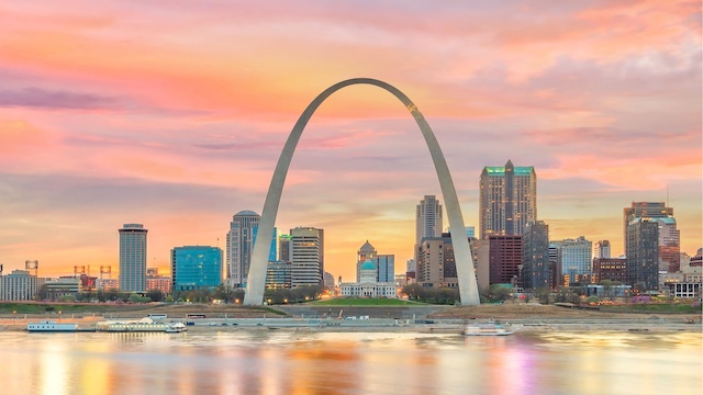 st-louis-outplacement-services St. Louis Arch and skyline, representing outplacement services in St. Louis, MO.
